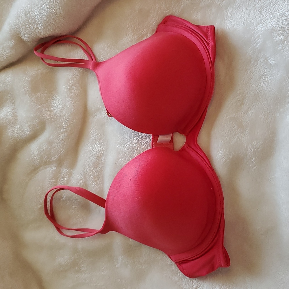 Victoria's Secret Very Sexy Pushup Bra